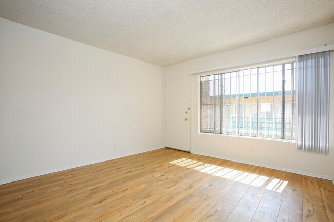 Photo - 12456 Culver Blvd