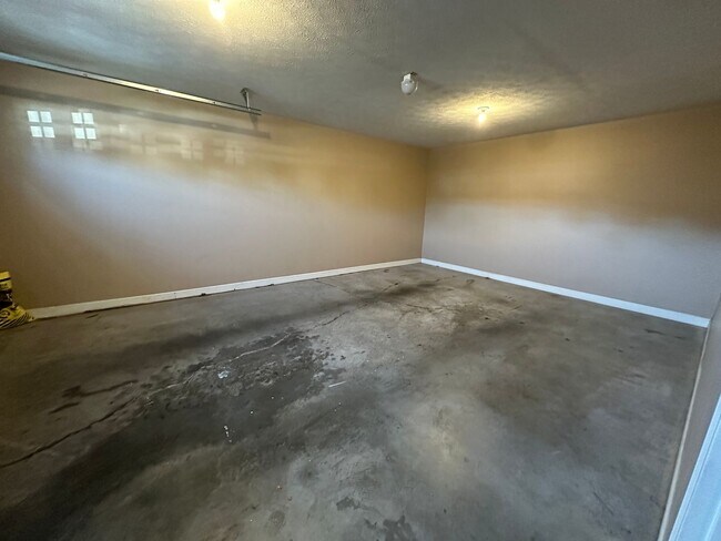 Photo - 1925 Buttonwood Ct