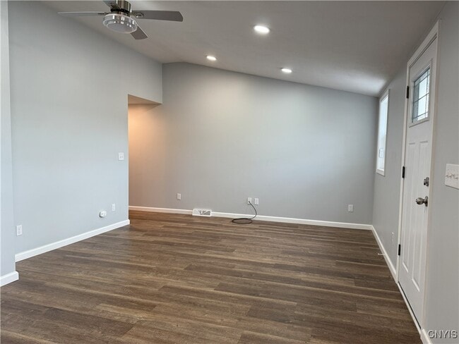 Building Photo - 2977 Seneca Turnpike Rental