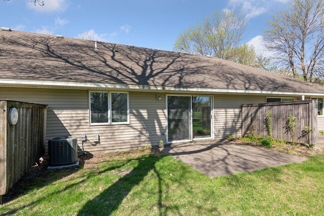 Photo - 8327 Victoria Dr