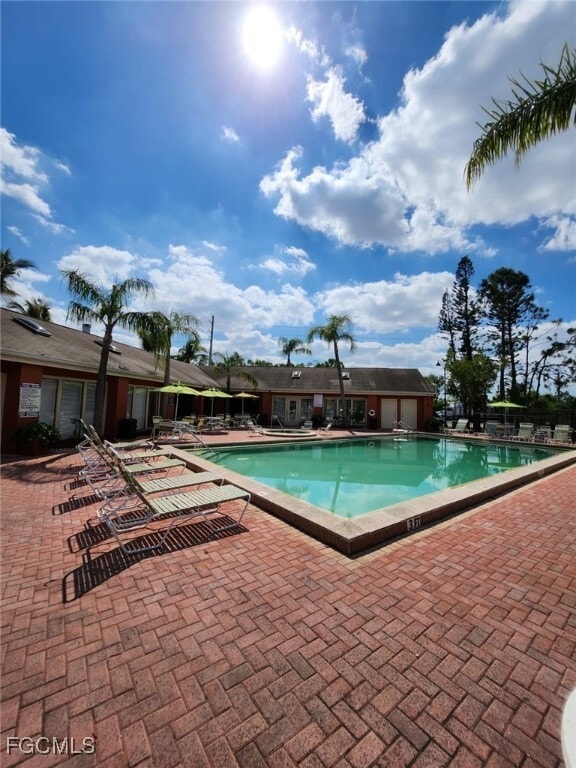 Building Photo - 2845 Winkler Ave Unit 317