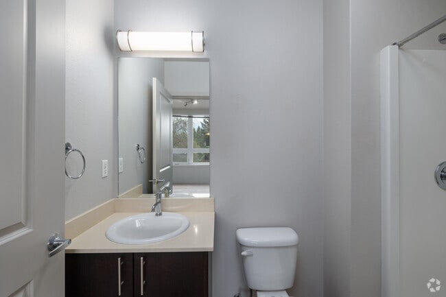 2BR, 2BA - 811SF
