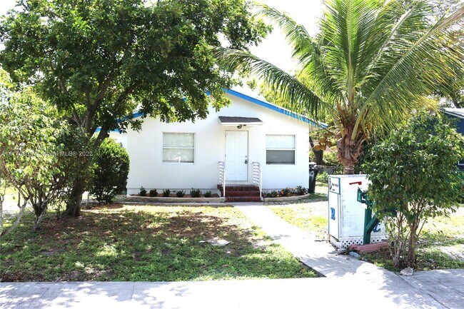 Photo - 49 SW 14th St Apartment Unit F