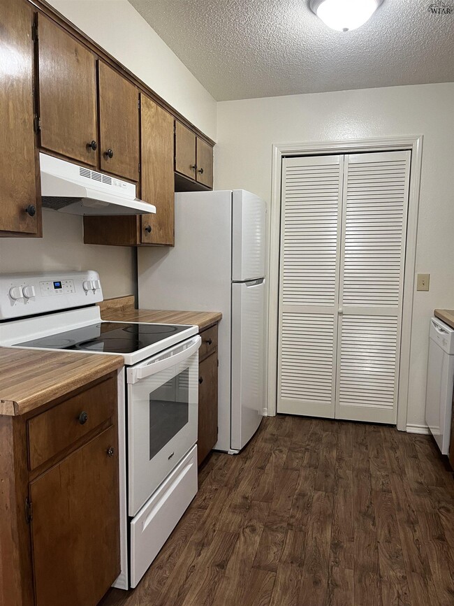 Photo - 4718 Brookdale Dr