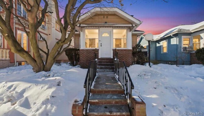 Photo - 142-16 223rd St