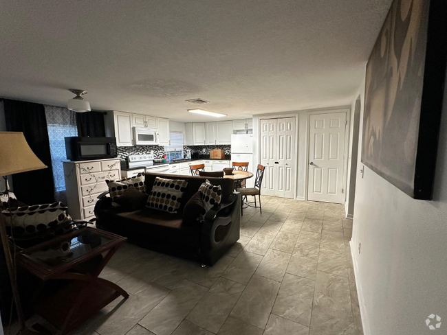 Building Photo - 4430 Lenox Blvd Rental