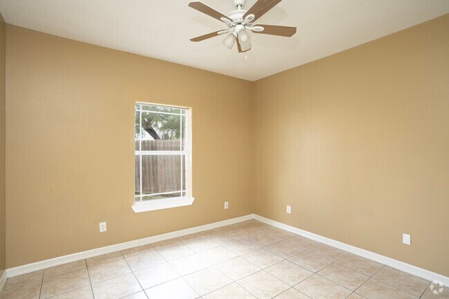 2BR, 1BA - 975SF Secondary Bedroom