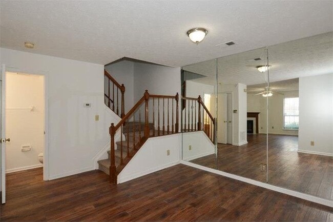 Photo - 1015 Rock Creek Ln