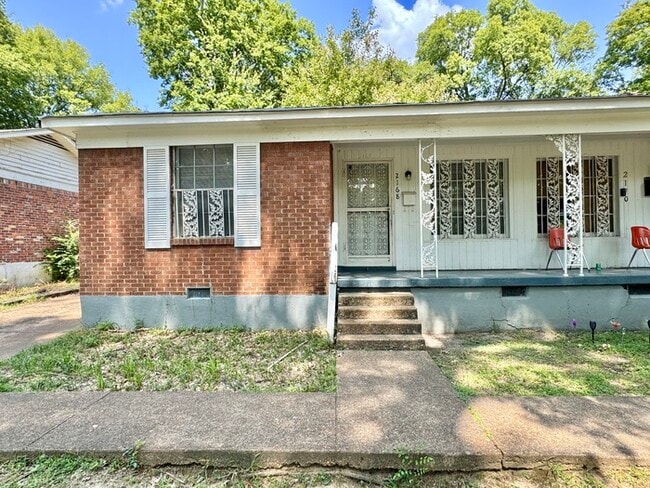 Photo - 2168 Carnes Ave