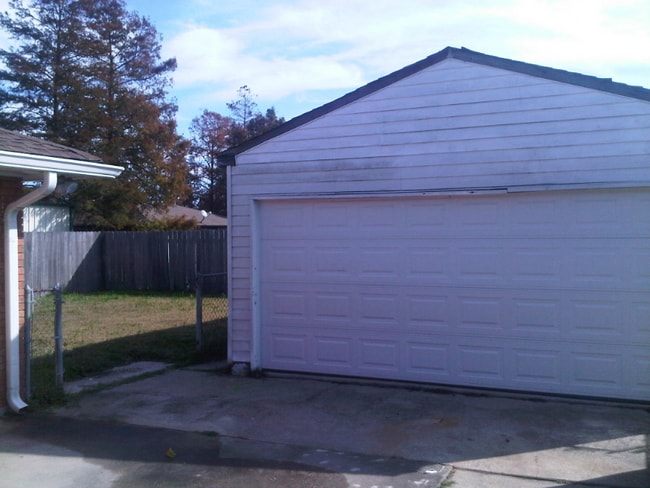 Photo - 3321 Plaza Dr