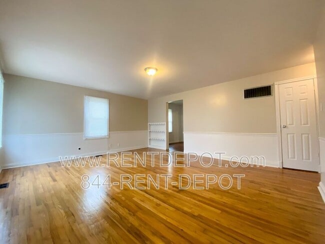 Photo - 2035 Hicks Dr