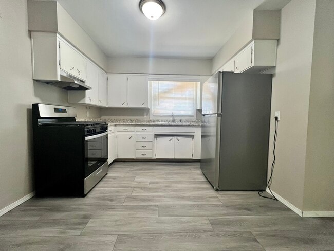 Kitchen - 238 Palmer Dr Apartments