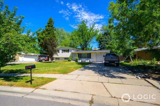 Photo - 1911 Cecelia Cir