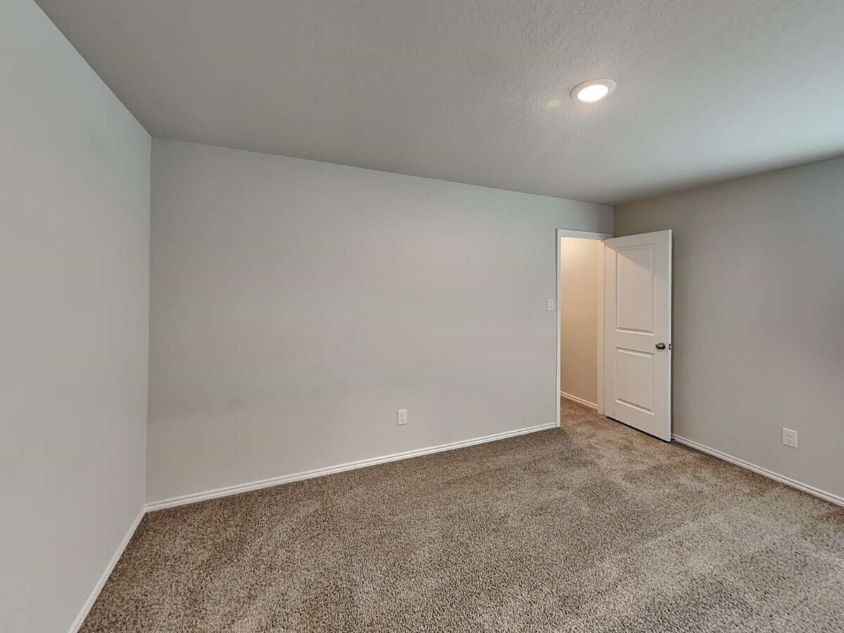 Photo - 14927 Watson Mill