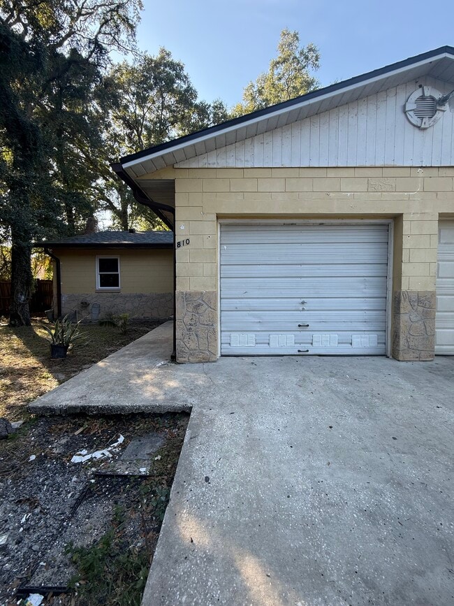 Photo - 810 N Hudson St