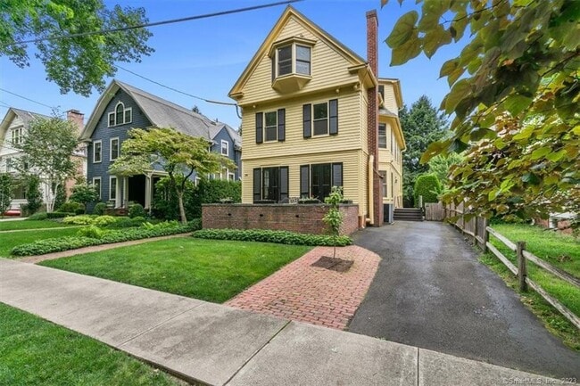 Photo - 266 Everit St