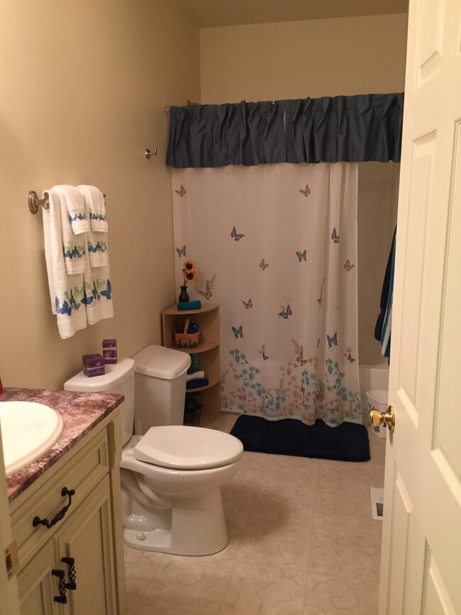 Bathroom - 3245 Cabernet Dr Unit 3245