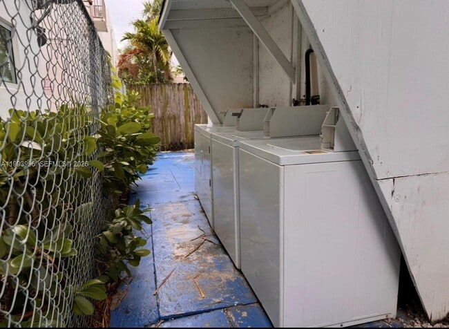 Photo - 7717 Byron Ave Unit 9