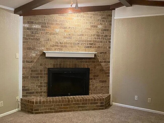 Photo - 3 bedroom 2 bath home with fireplace