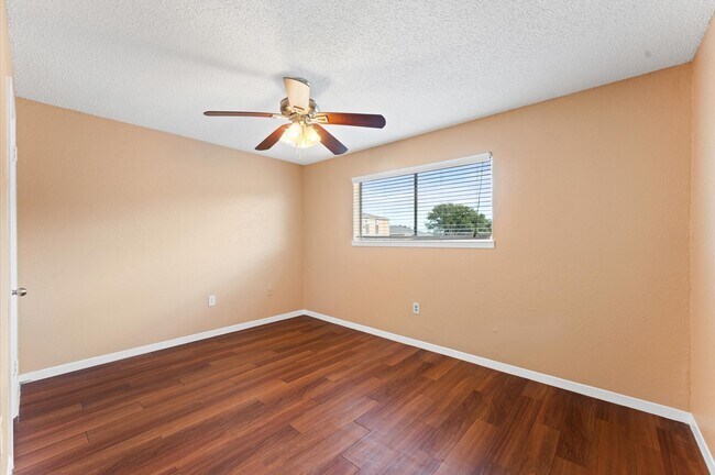 Photo - 1606 Eagle Lake Rd