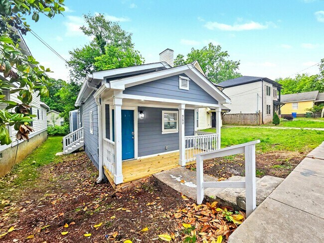 Photo - 960 Sims St SW