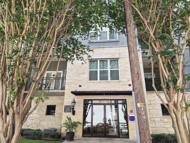 Photo - 1010 Rosine St Unit 23