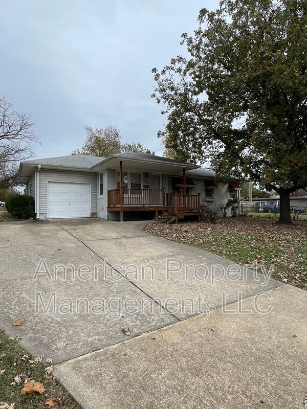 Photo - 2505 S Quebec Ave