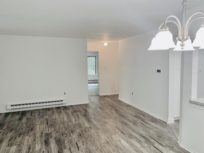 Photo - 31 Lexington Ct