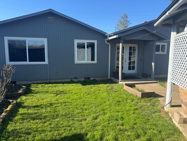 Photo - Check out this great 4 bedroom home!