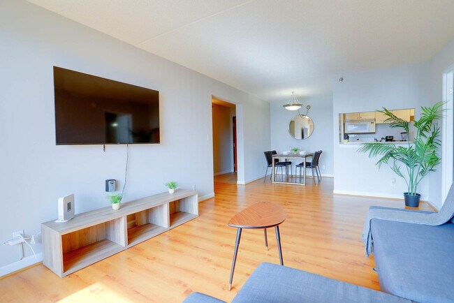 Photo - 401 12th St S Unit FL20-ID1048674P