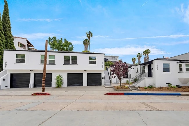 Building Photo - 1711 Glenwood Dr Unit 11