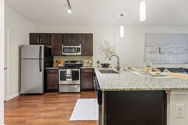 1BD, 1BA - 775SF - Kitchen