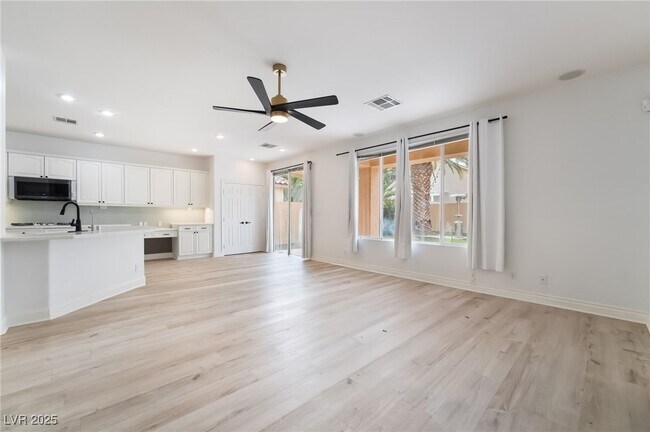 Photo - 299 Queen Creek Cir