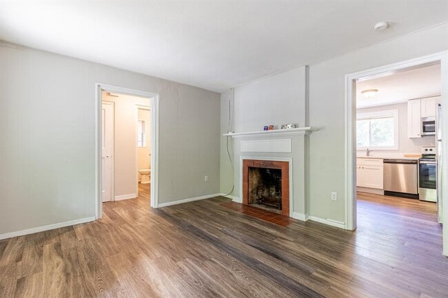 Photo - 939 Field St