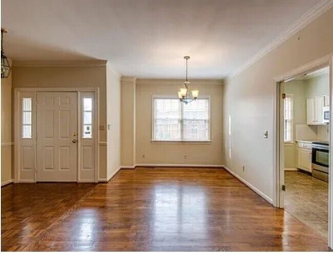 Photo - 252 Westchase Dr