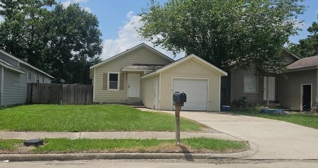 Photo - 11919 Kingslake Forest Dr House