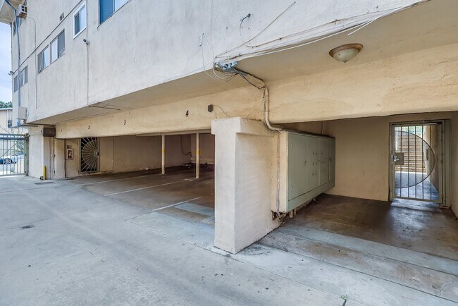 Estacionamiento cubierto - Baldwin Hills Apartment Living – Convenient, Connected, Comfortable!