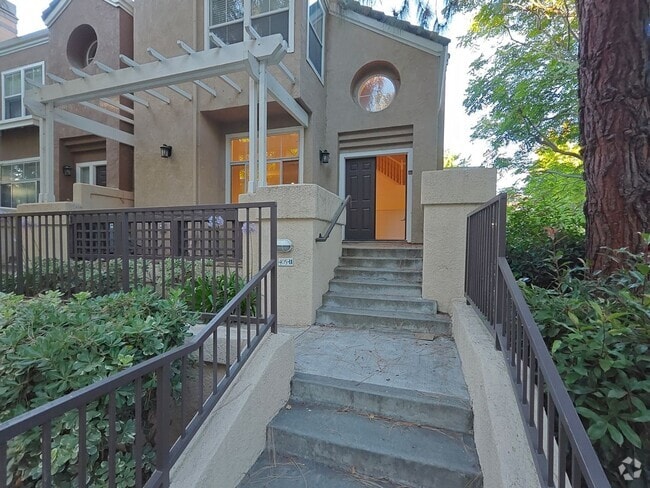 Building Photo - 3 Bedroom for Rent in River Oaks! $4,975 Rental