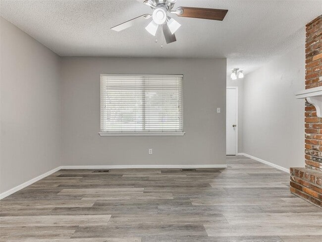 Photo - 339 Rosewood Dr