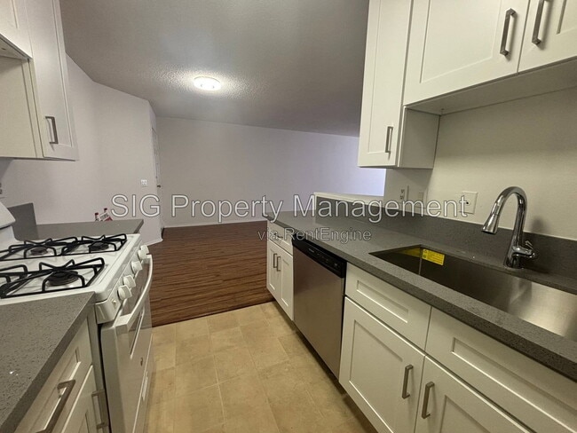 Photo - 10241 Commerce Ave Unidad 5