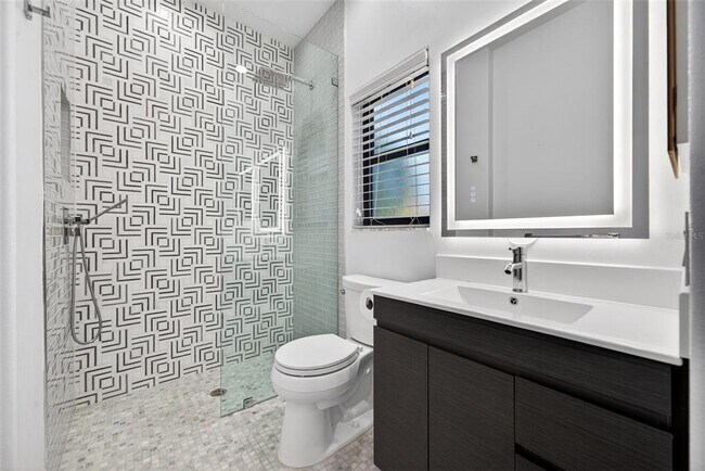 Photo - 8455 Woodbriar Dr