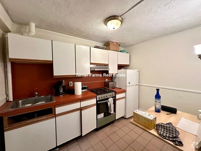 Building Photo - 94 West Cedar St Unit 2 Rental
