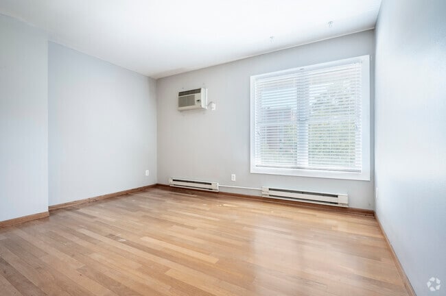 Standard Studio, 1BA - 400SF - Living Room
