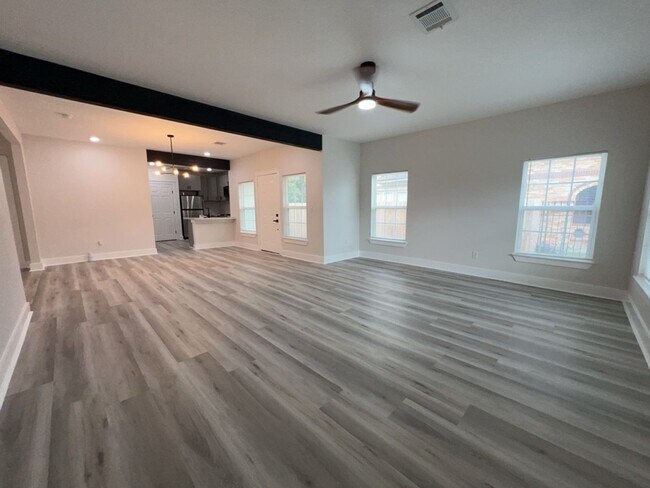 Photo - 224 Everton St Unit Front