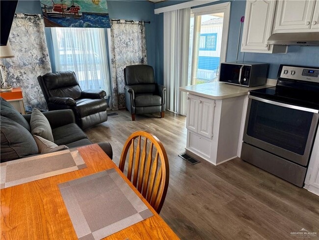 Photo - 8 E Clam Cir