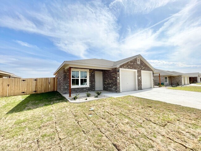 Photo - 1809 Castroville Trl