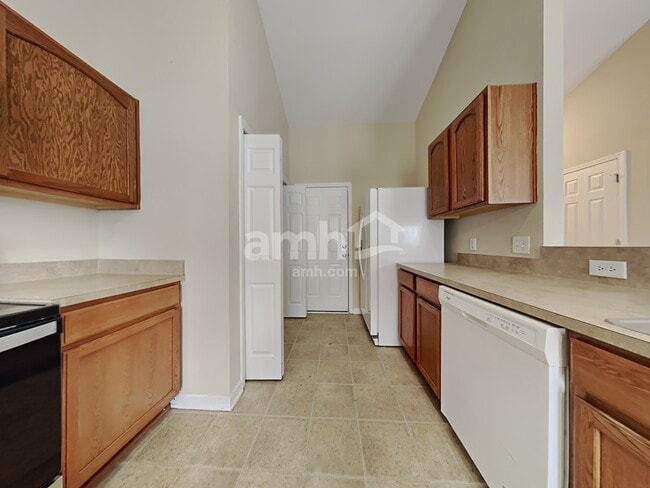 Photo - 425 Watershed Dr