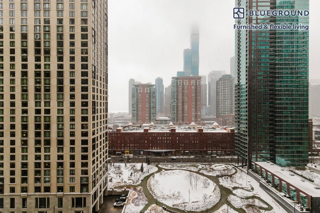 Photo - 445 E Ohio St Unidad SI FL19-ID1121