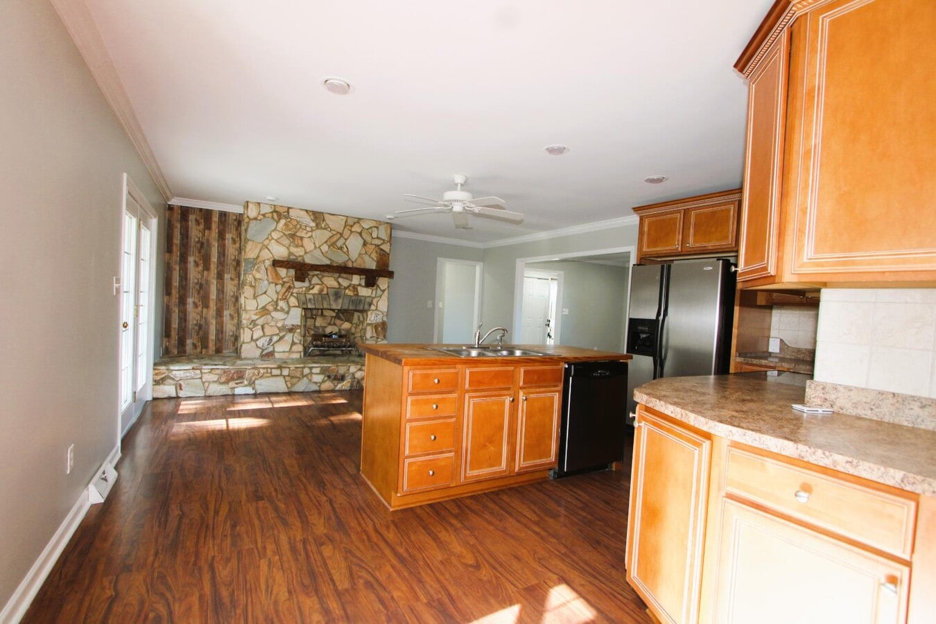 Photo - 711 Whittier Ave