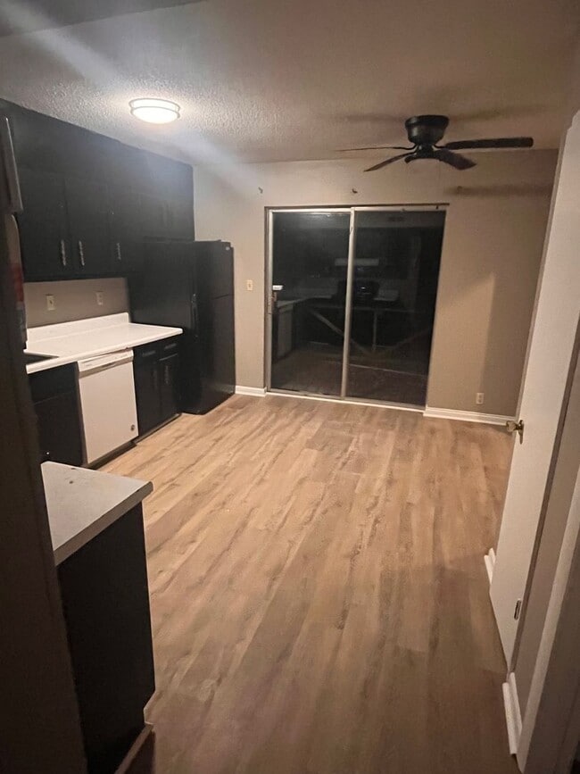 Building Photo - 3653 Shirl Jo Ln Unit B